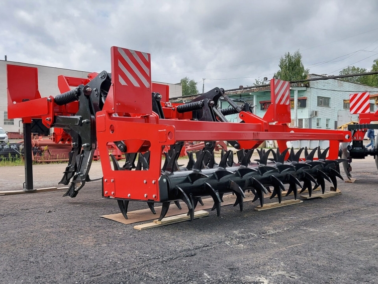 ГЛУБОКОРЫХЛИТЕЛЬ ТЯЖЕЛЫЙ ГРТ-3