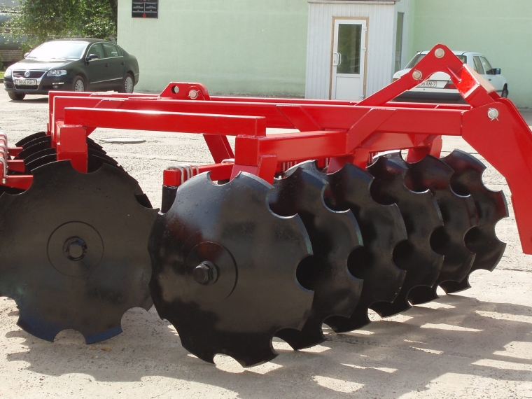 БОРОНА ДИСКОВАЯ НАВЕСНАЯ МЕЛИОРАТИВНАЯ С НЕРЕГУЛИРУЕМЫМ УГЛОМ АТАКИ БДН-ЗА