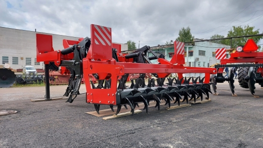 ГЛУБОКОРЫХЛИТЕЛЬ ТЯЖЕЛЫЙ ГРТ-3